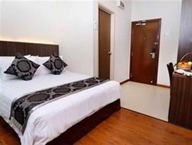 Holiday Villa Hotel & Suites Kota Bharu - Wakaf Che Yeh, Night Market Exterior foto